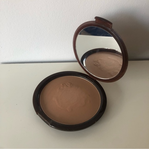 MAKEUP DECLUTTER! Limited edition Bobbi Brown bronzer - Picture 5 of 7